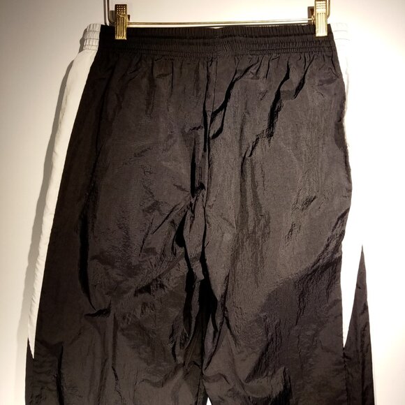 REEBOK BV Woven Training Pants  Women's Medium  Black  Lightweight  Pockets  NWT - Picture 7 of 12